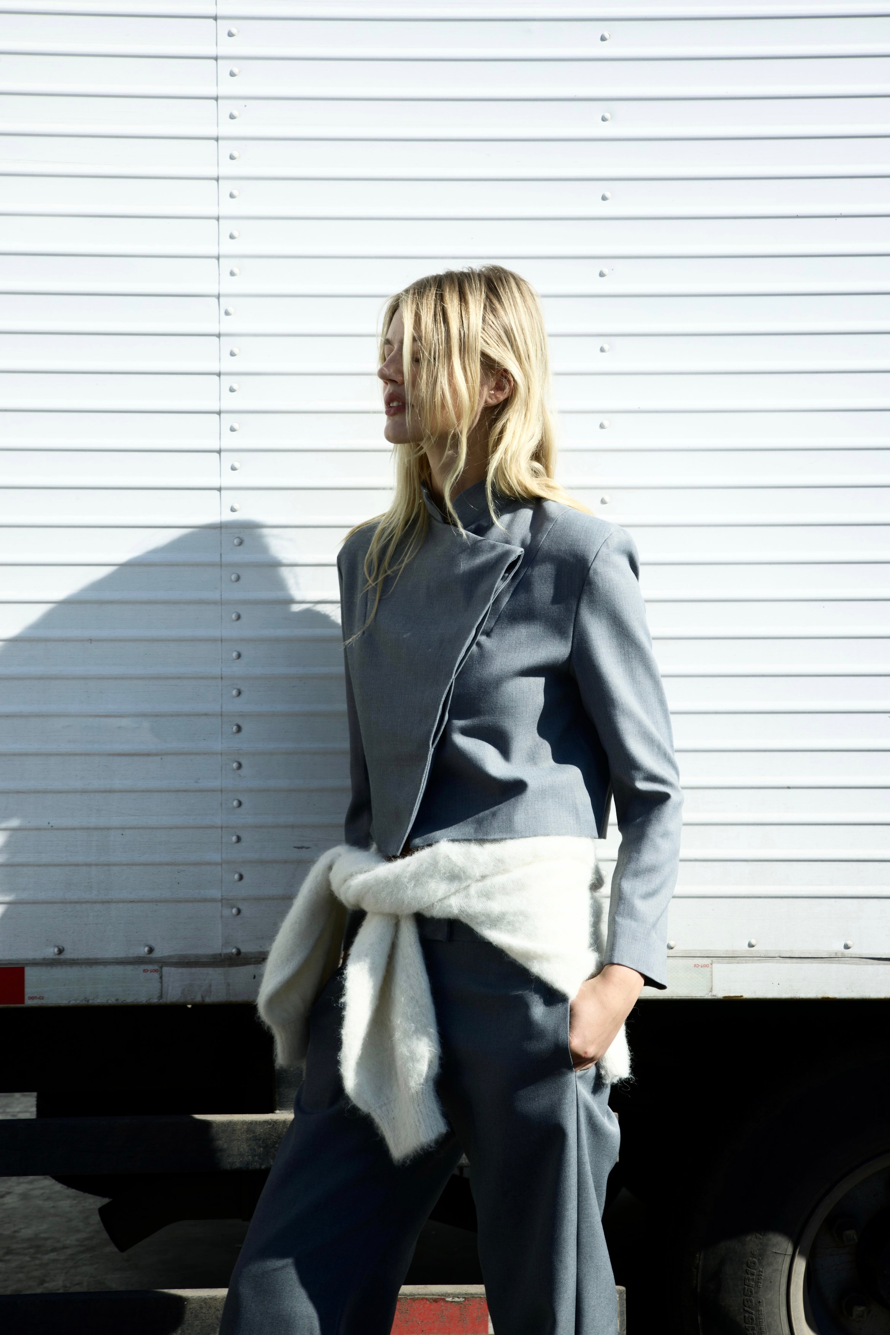 BLAZER 02 GRIS RAYAS