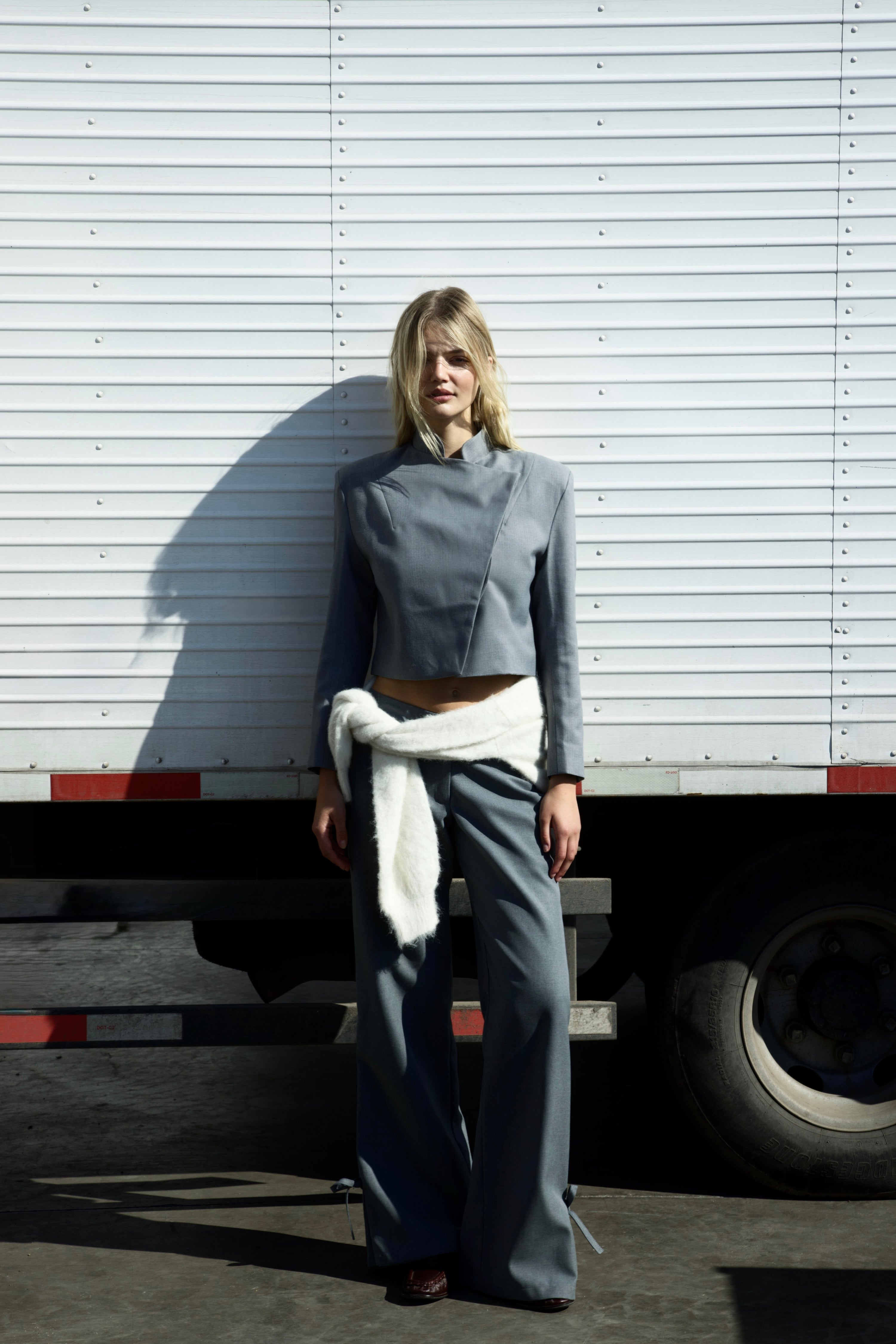 BLAZER 02 GRIS RAYAS