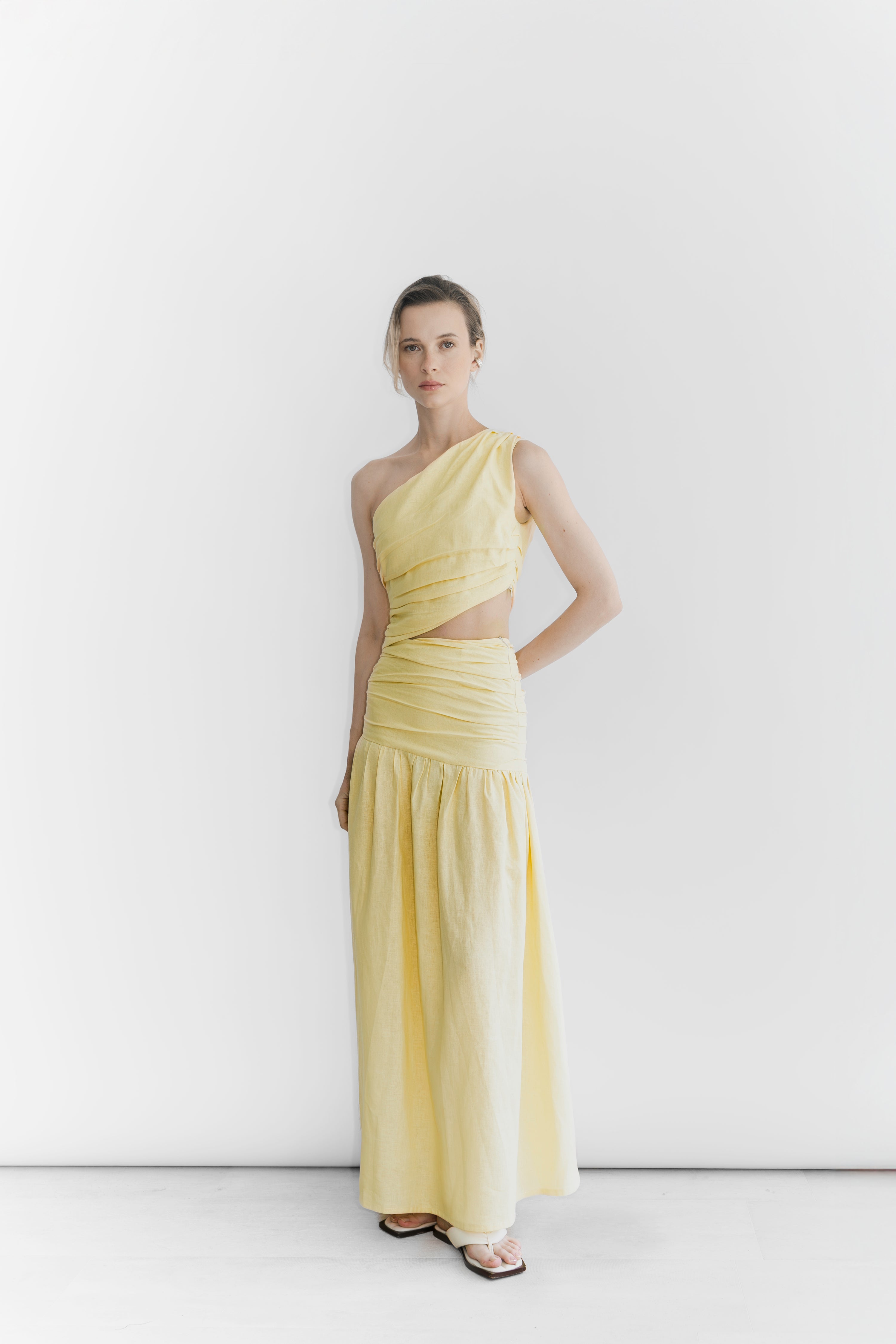 DRESS 09 AMARILLO